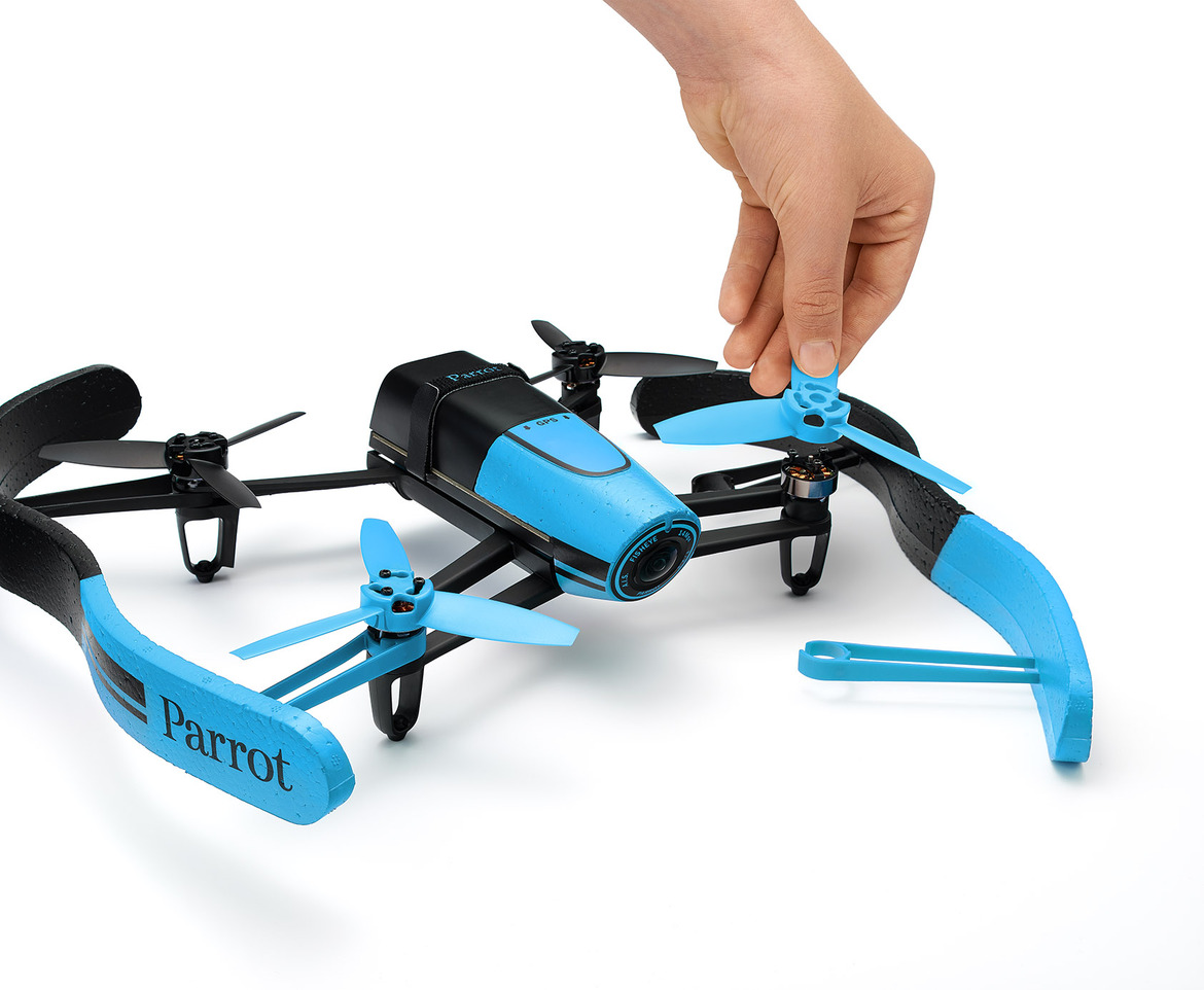 Parrot Bebop Drone And Skycontroller: HD Video Eye In The Sky