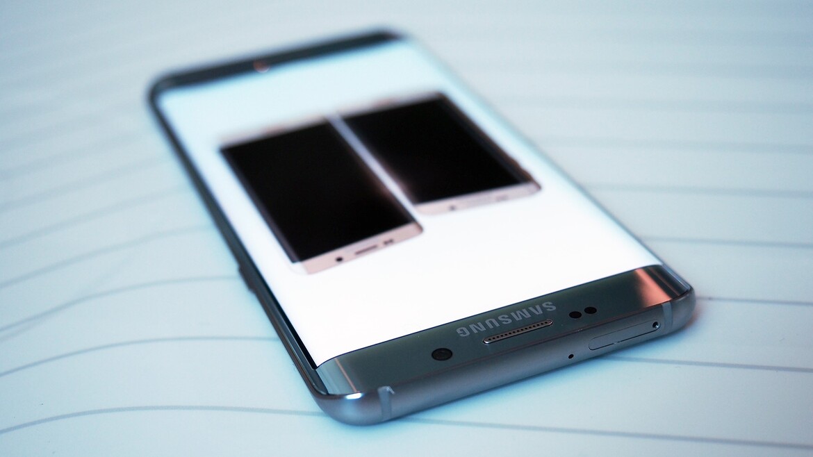 Fondling Samsung's Next Big Thing, Galaxy S6 Edge+ And Note 5 Hands On