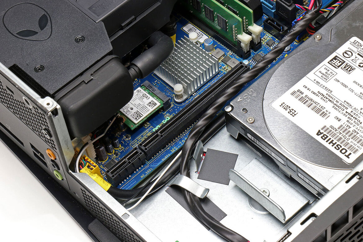 Alienware X51 R3 Review: Console-Sized Gaming PC Gets Skylake Infusion