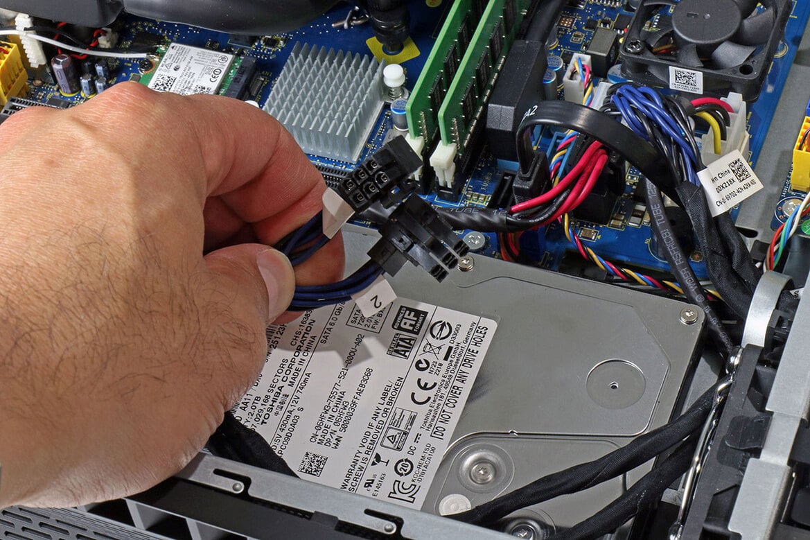 Alienware X51 R3 Review: Console-Sized Gaming PC Gets Skylake Infusion