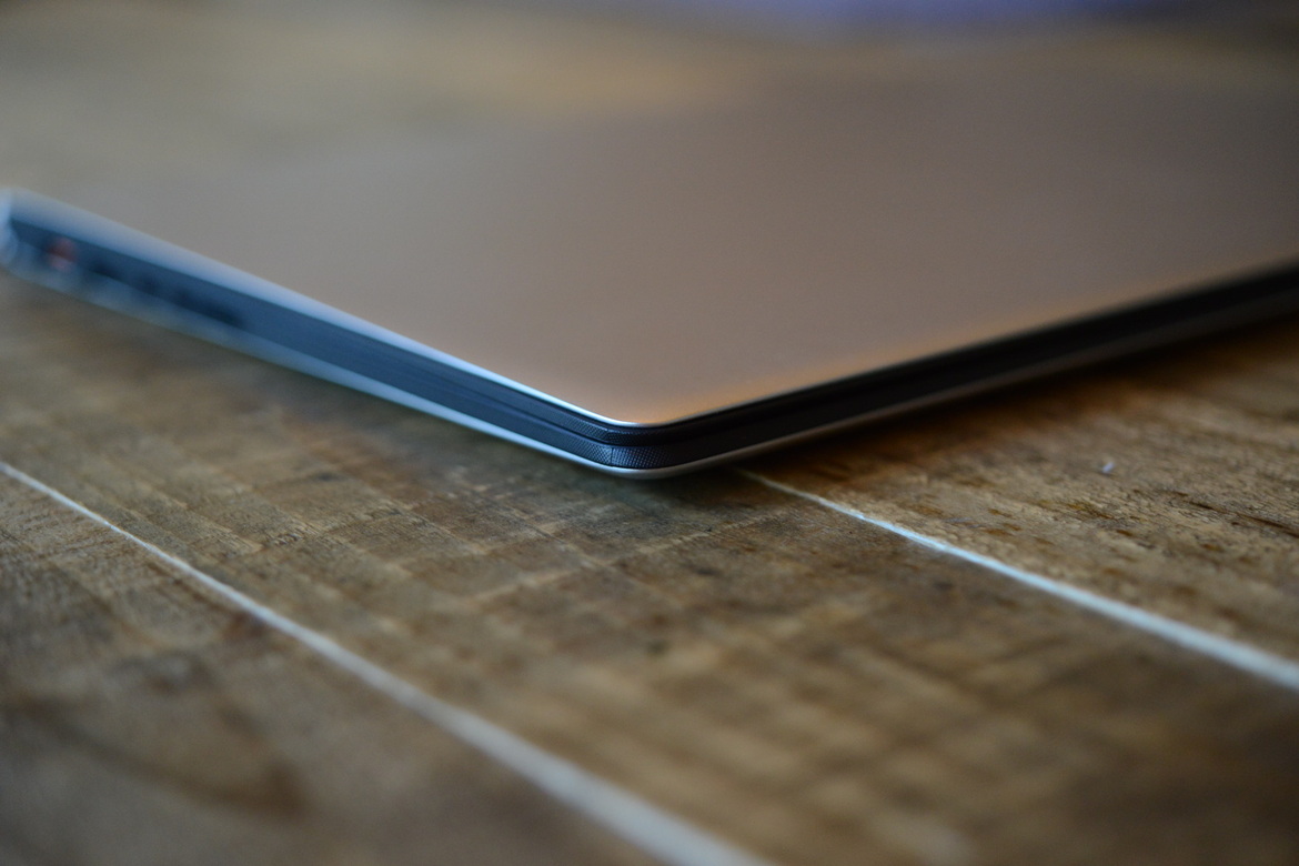 Lenovo Yoga 900 Review: Brains, Beauty, and Brawn