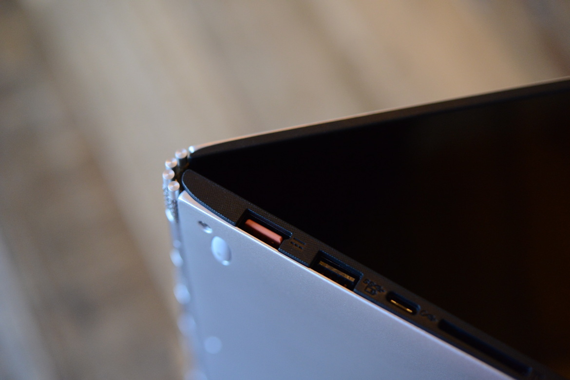 Lenovo Yoga 900 Review: Brains, Beauty, and Brawn