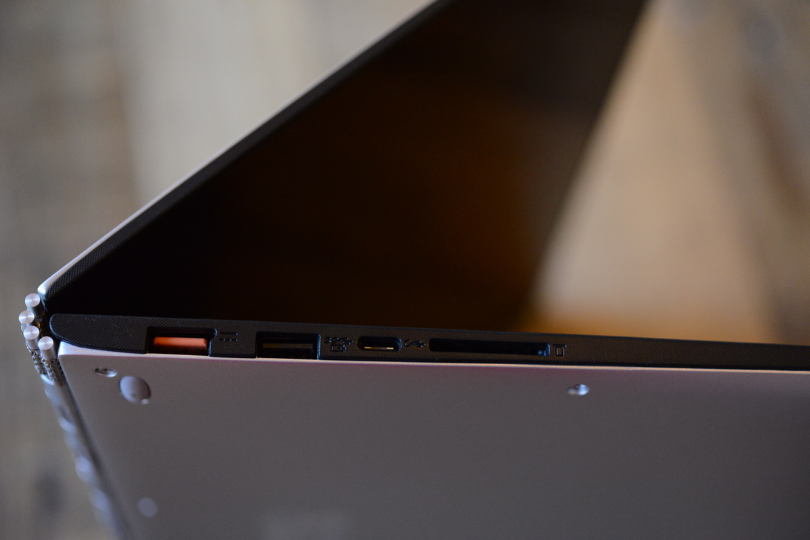 Lenovo Yoga 900 Review: Brains, Beauty, and Brawn