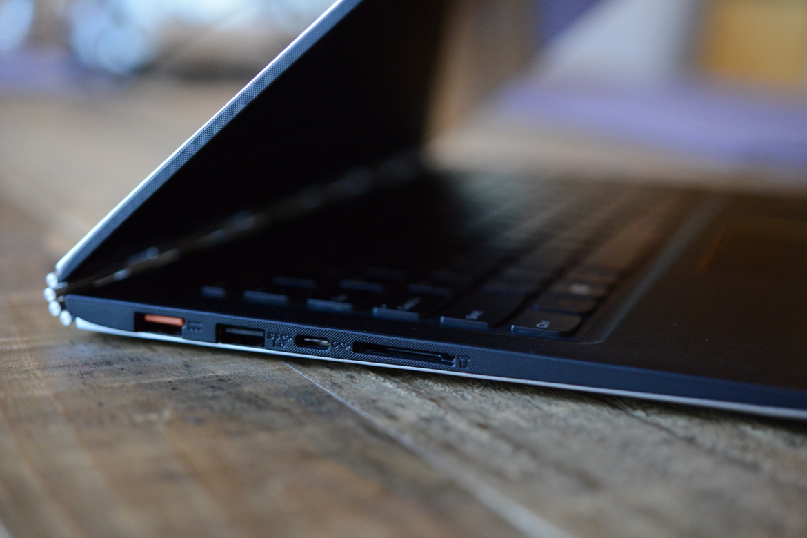 Lenovo Yoga 900 Review: Brains, Beauty, and Brawn