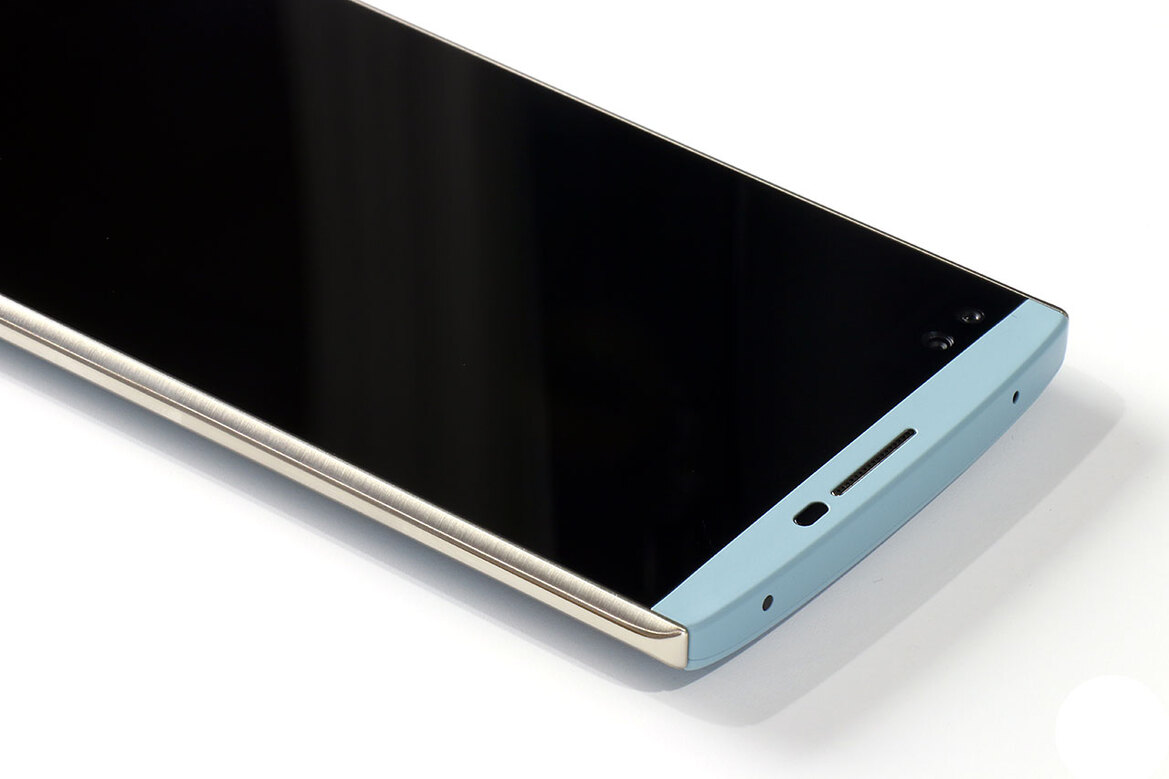 LG V10 Review: Big, Bold And Beautiful