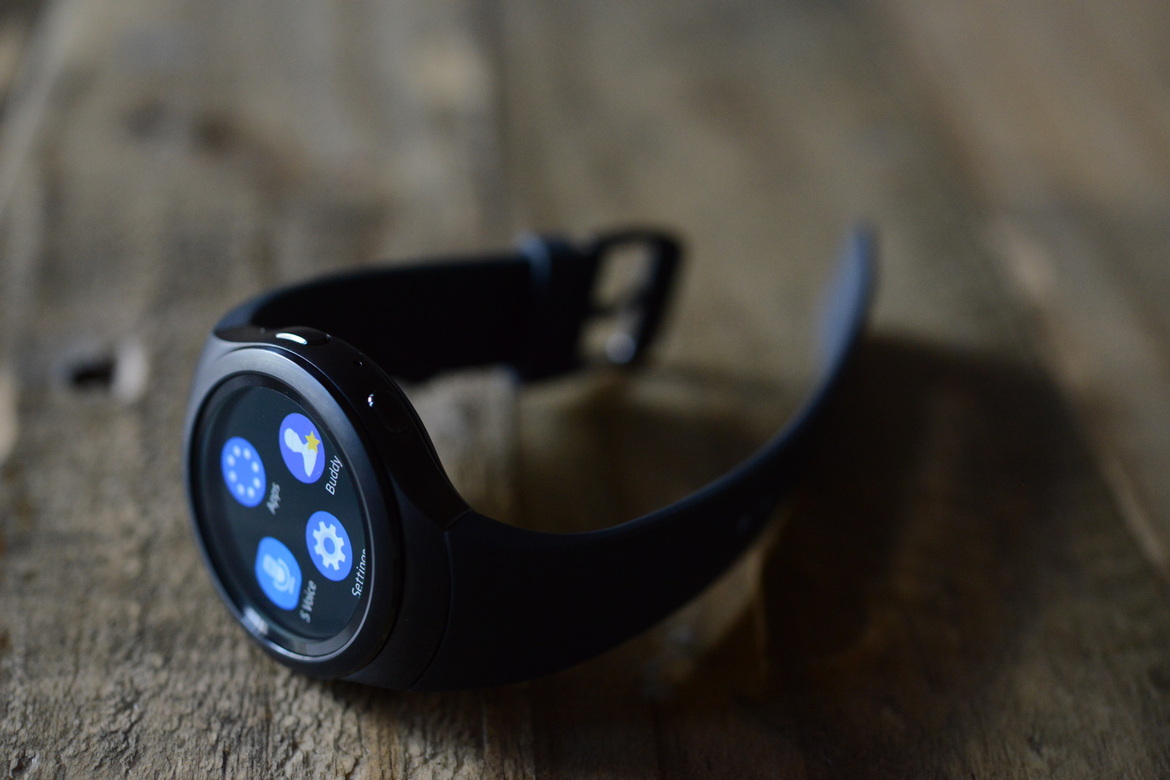 Samsung Gear S2 Smartwatch Review: Tizen Excels