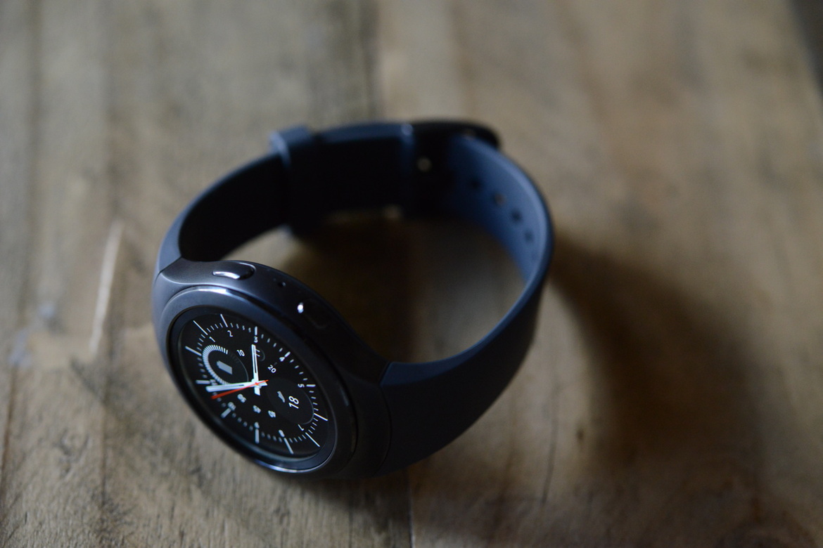 Samsung Gear S2 Smartwatch Review: Tizen Excels