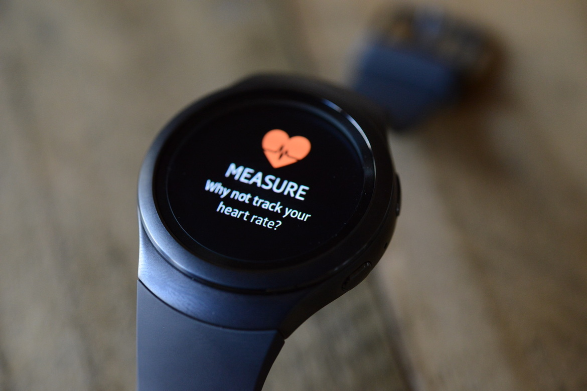 Samsung Gear S2 Smartwatch Review: Tizen Excels