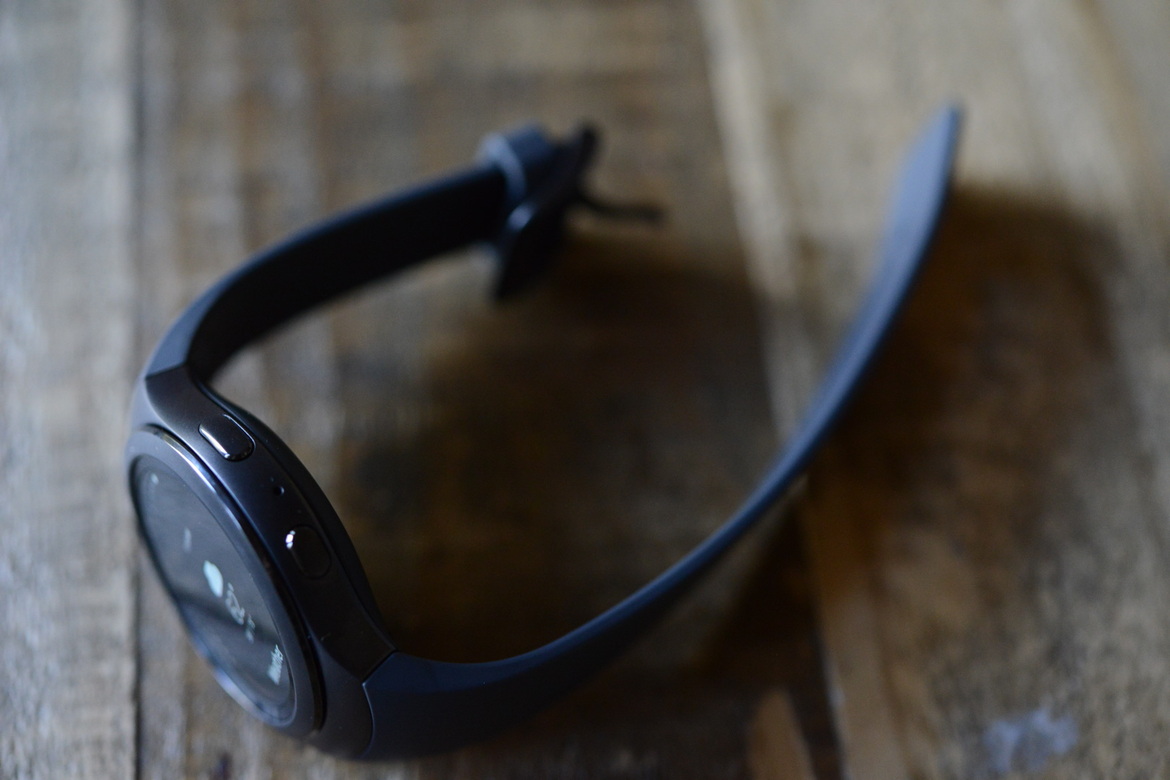 Samsung Gear S2 Smartwatch Review: Tizen Excels