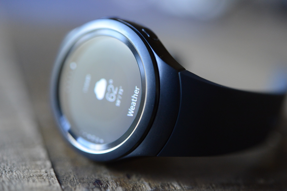 Samsung Gear S2 Smartwatch Review: Tizen Excels