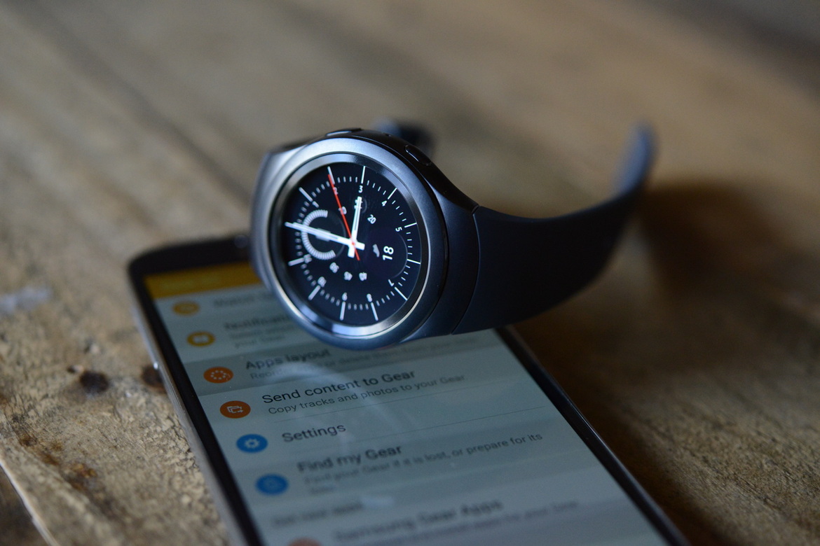 Samsung Gear S2 Smartwatch Review: Tizen Excels