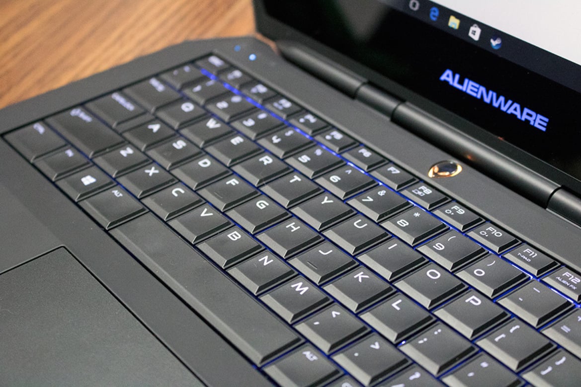 Alienware 13 R2 Gaming Laptop And Graphics AMP Review