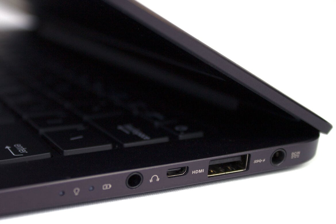 Asus ZenBook UX305CA Review: Thin And Light, Great Battery Life