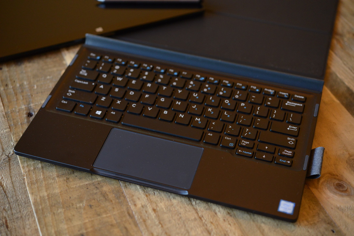 Dell XPS 12 (2016) Review: Core m-Powered 2-in-1 Laptop Convertible