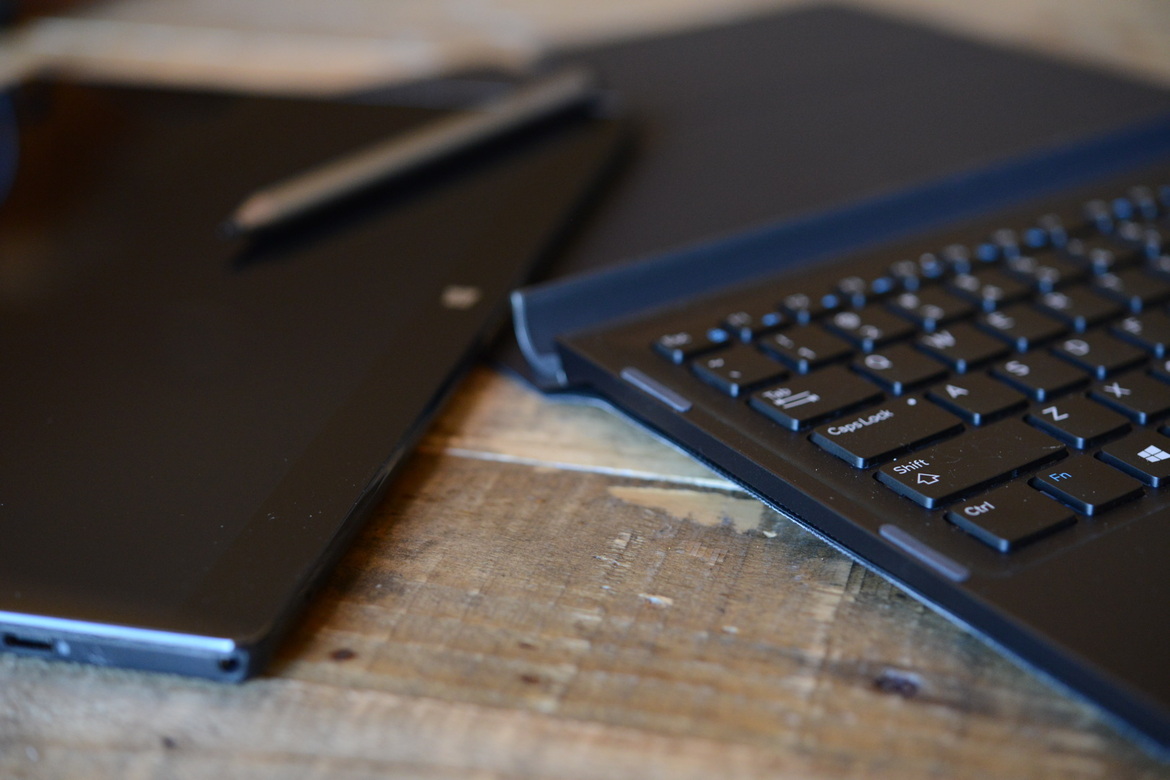 Dell XPS 12 (2016) Review: Core m-Powered 2-in-1 Laptop Convertible