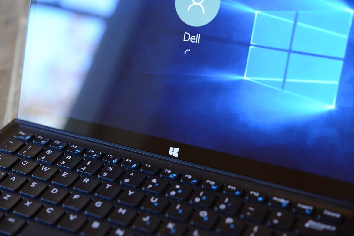 Dell XPS 12 (2016) Review: Core m-Powered 2-in-1 Laptop Convertible