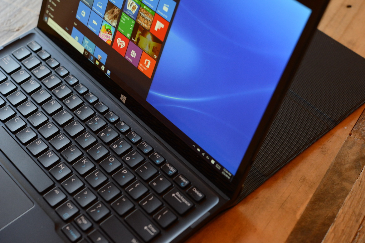 Dell XPS 12 (2016) Review: Core m-Powered 2-in-1 Laptop Convertible