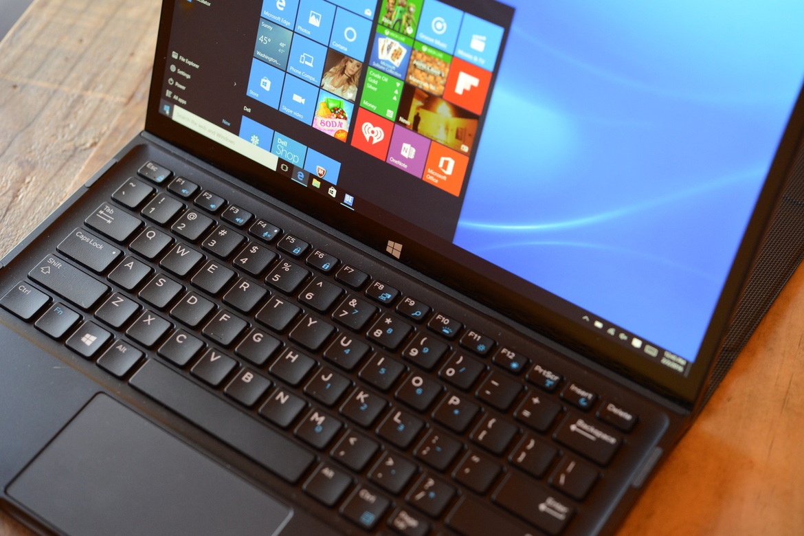 Dell XPS 12 (2016) Review: Core m-Powered 2-in-1 Laptop Convertible