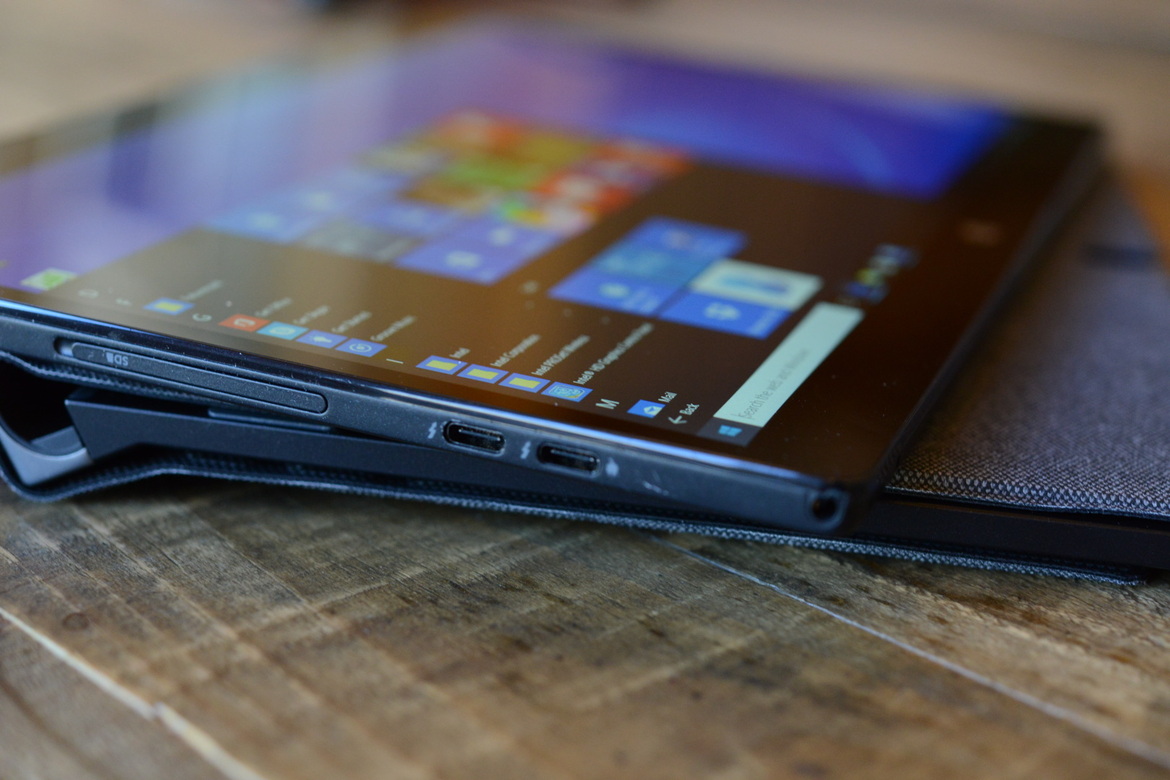 Dell XPS 12 (2016) Review: Core m-Powered 2-in-1 Laptop Convertible