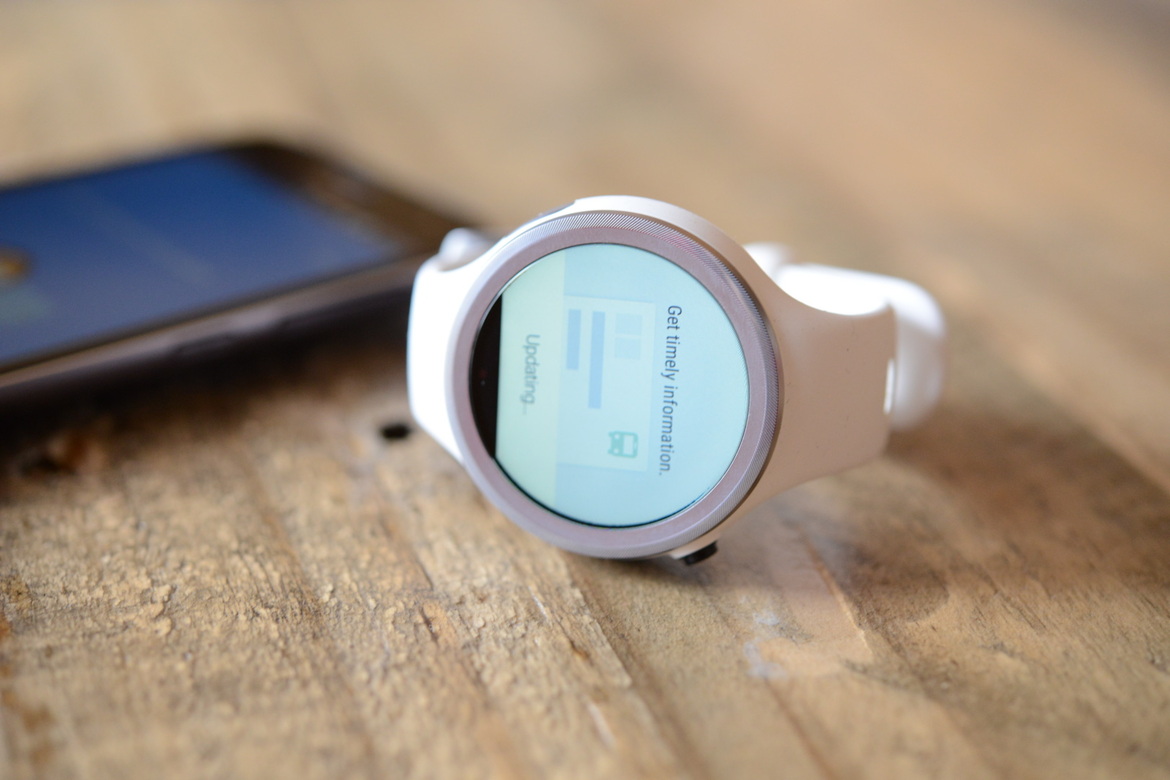 Moto 360 Sport Review: A Smartwatch Fitness Tracking Hybrid