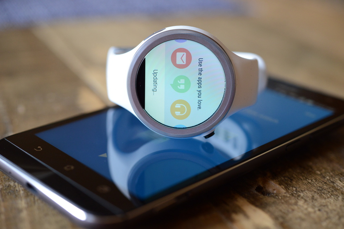 Moto 360 Sport Review: A Smartwatch Fitness Tracking Hybrid