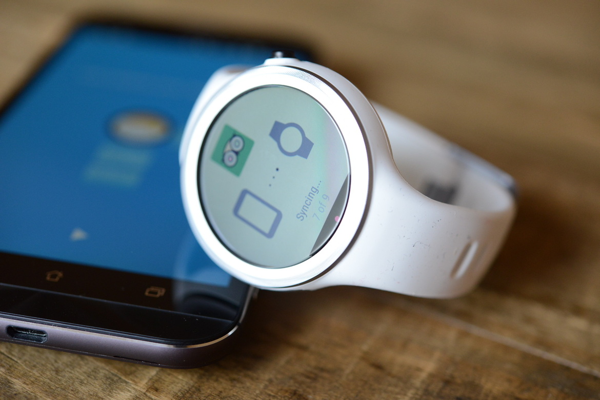 Moto 360 Sport Review: A Smartwatch Fitness Tracking Hybrid