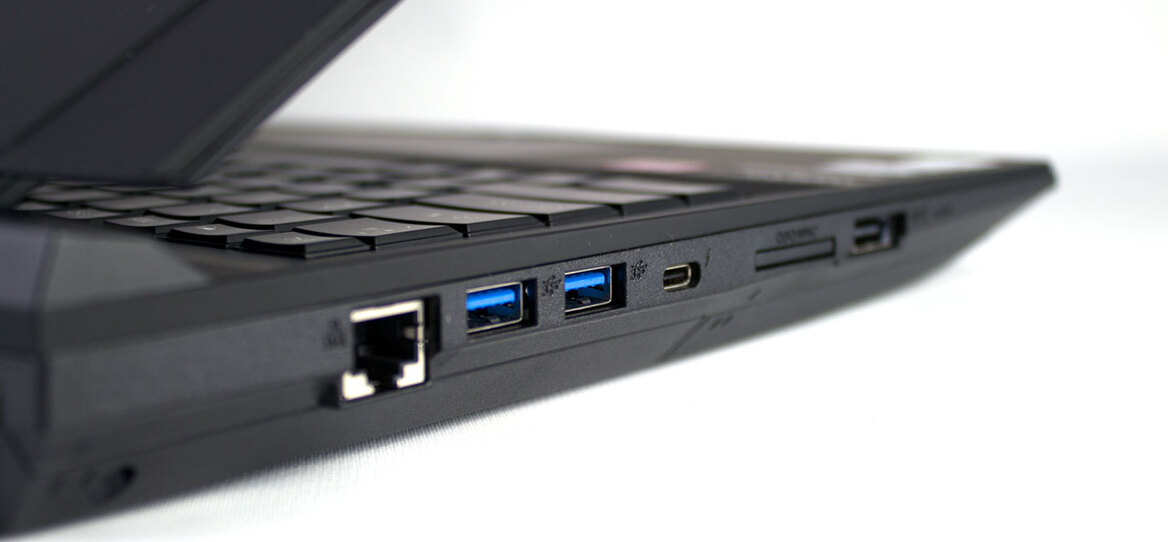 Mythlogic Deimos Gaming Laptop Review: GeForce GTX 980M And Desktop Skylake