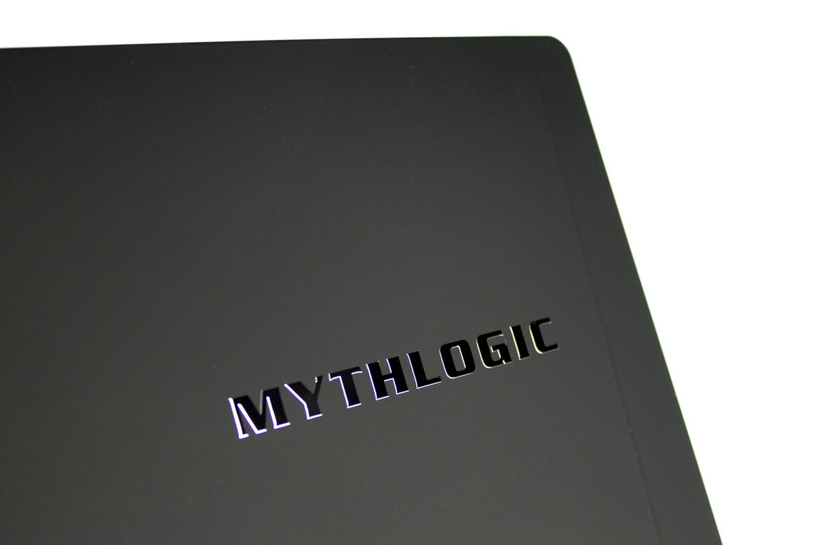 Mythlogic Deimos Gaming Laptop Review: GeForce GTX 980M And Desktop Skylake