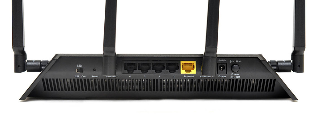 MU-MIMO Router Head-to-Head: Linksys EA7500 vs. Netgear Nighthawk X4S