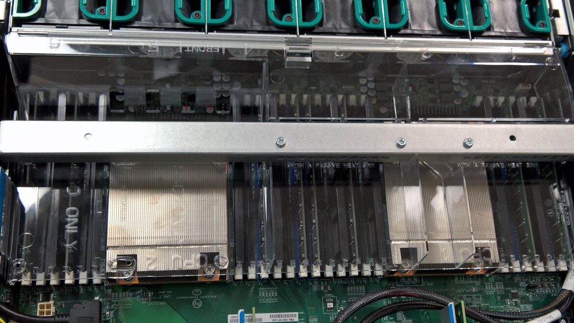 Intel Xeon Processor E5 v4 Family Debut: Dual E5-2697 v4 With 72 Threads Tested