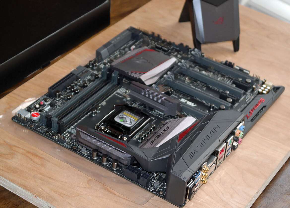 ASUS Z170 ROG Maximus VIII Extreme Motherboard Review: An Impressive Platform For Skylake