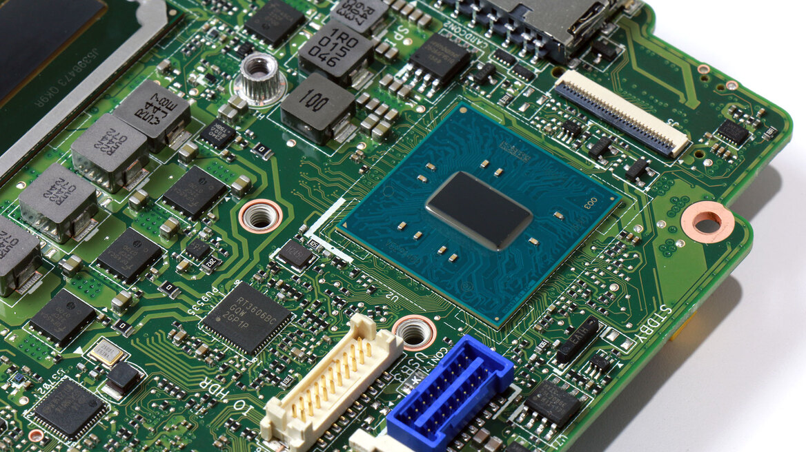 Intel Skull Canyon NUC6i7KYK Mini PC Review: Palm-Sized And Powerful