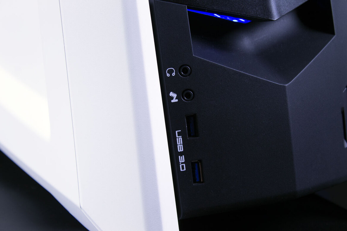 iBuypower Revolt 2 Review: A Powerful, Portable Gaming Desktop