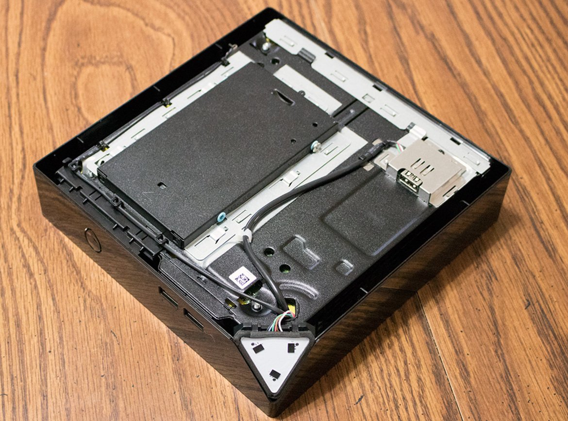 Alienware Alpha R2 Review: Big Screen Gaming In A Little Package