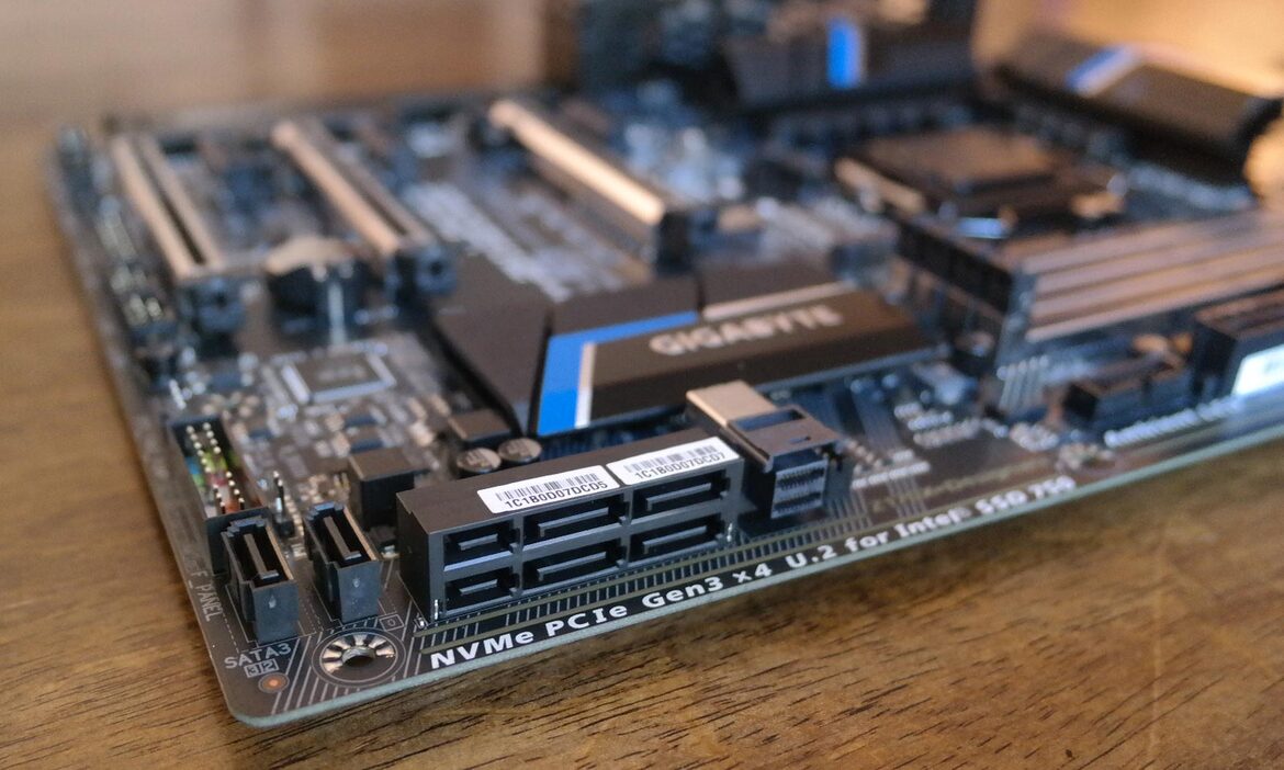 Gigabyte Z170X-Designare Motherboard Review: Affordable, High-Tech, Great Performance