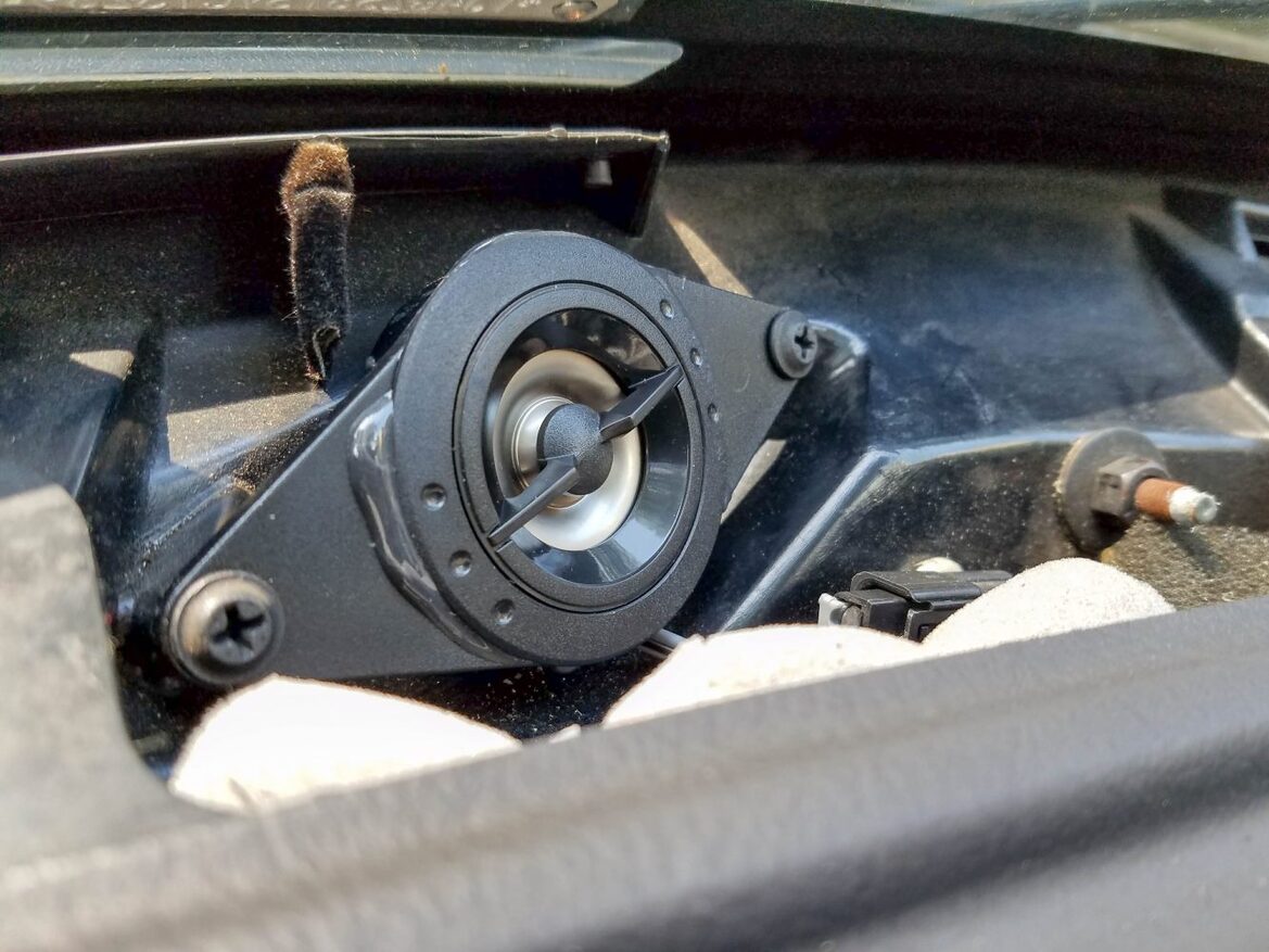 NVIDIA SHIELD Tablet Powered In-Car Infotainment System DIY Project Guide