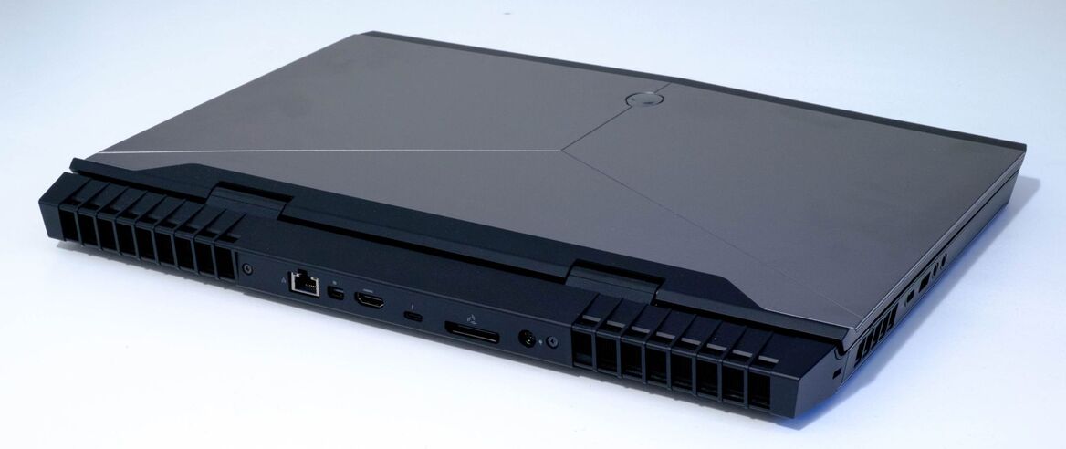 Alienware 17 R4 2017 Gaming Laptop Review: Powerful And Refined