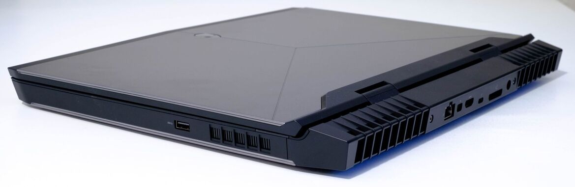 Alienware 17 R4 2017 Gaming Laptop Review: Powerful And Refined