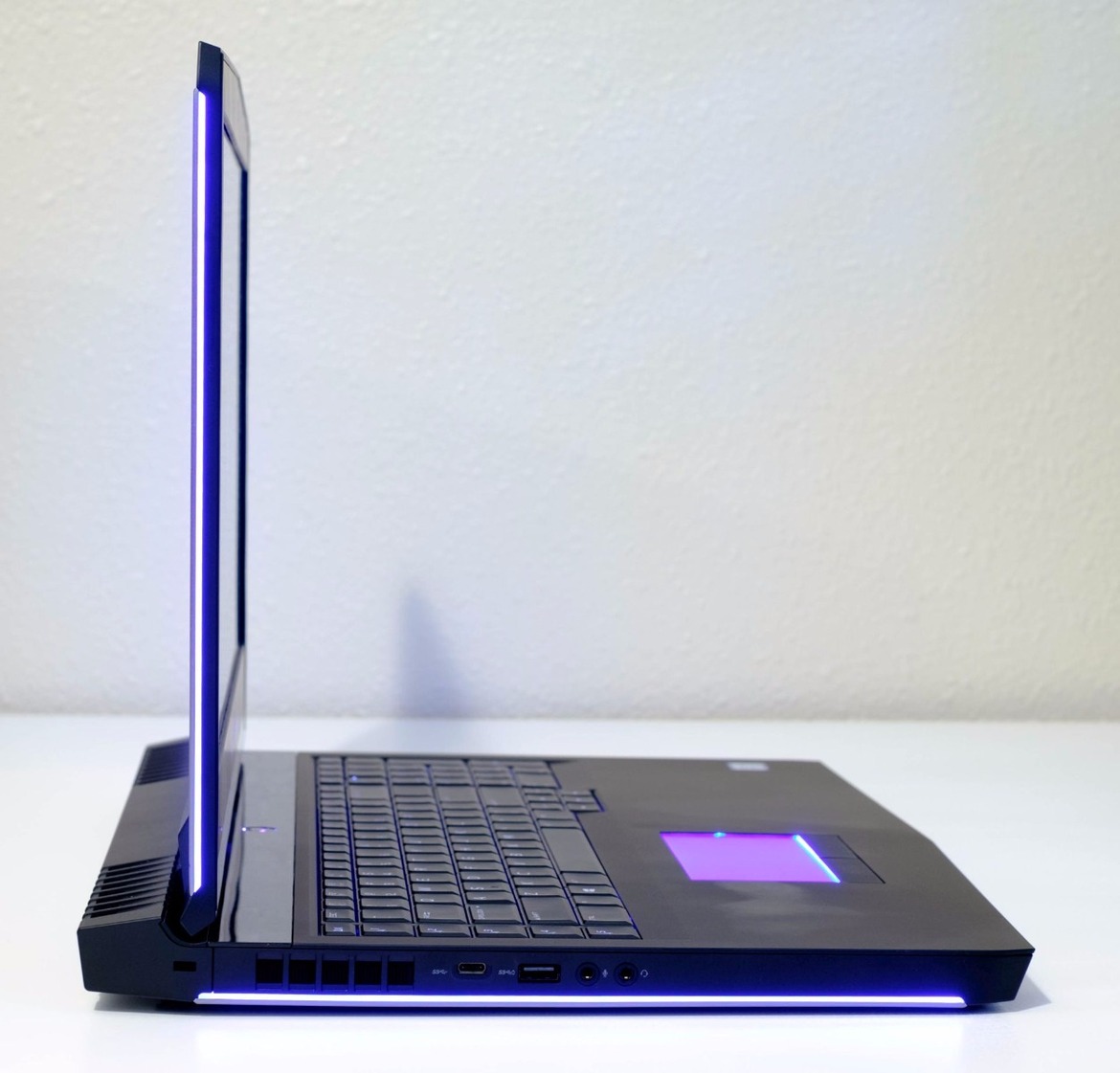 Alienware 17 R4 2017 Gaming Laptop Review: Powerful And Refined