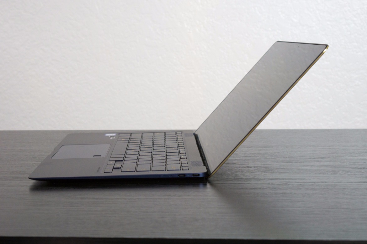 ASUS ZenBook Deluxe 3 UX490UA Review: A Striking, Slim Ultrabook