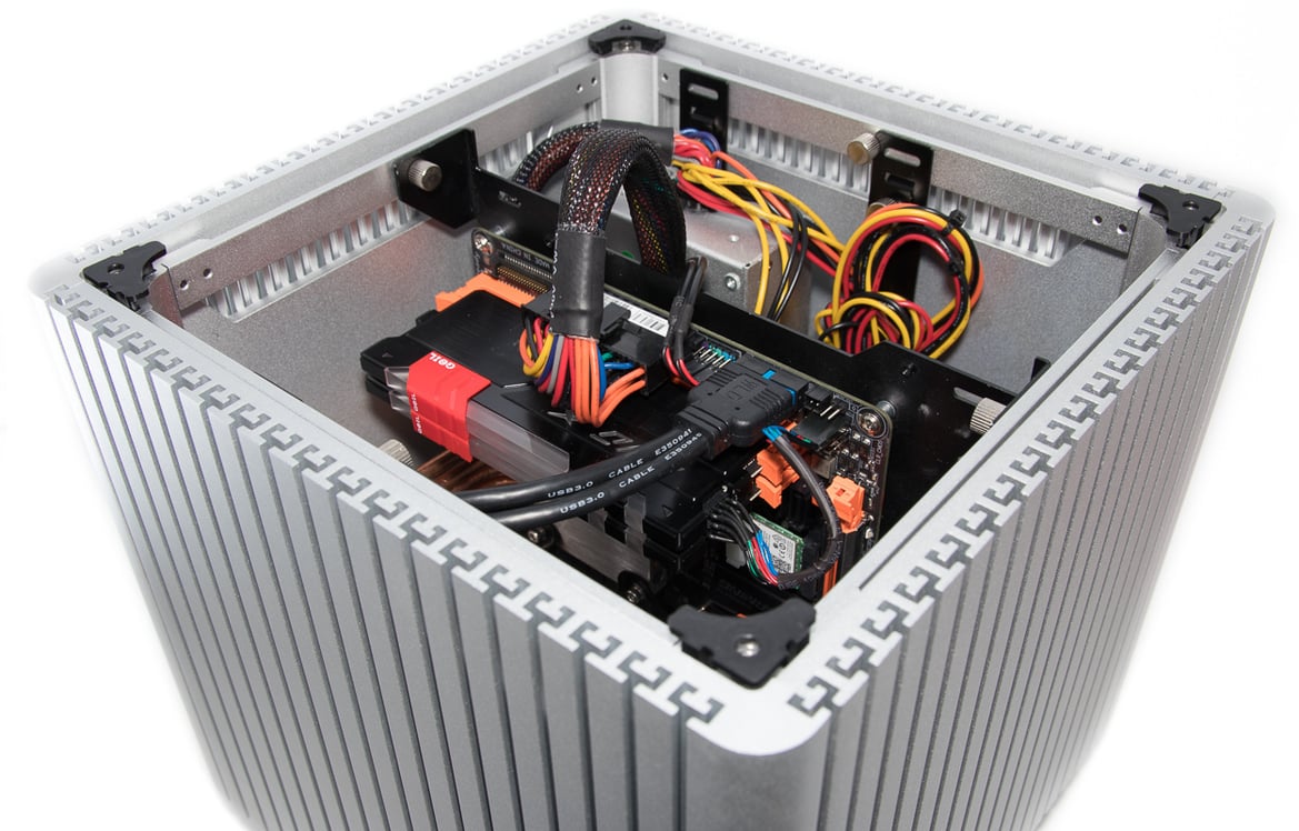Streacom DB-4 Silent Kaby Lake Media PC Build: The Sound Of Silence