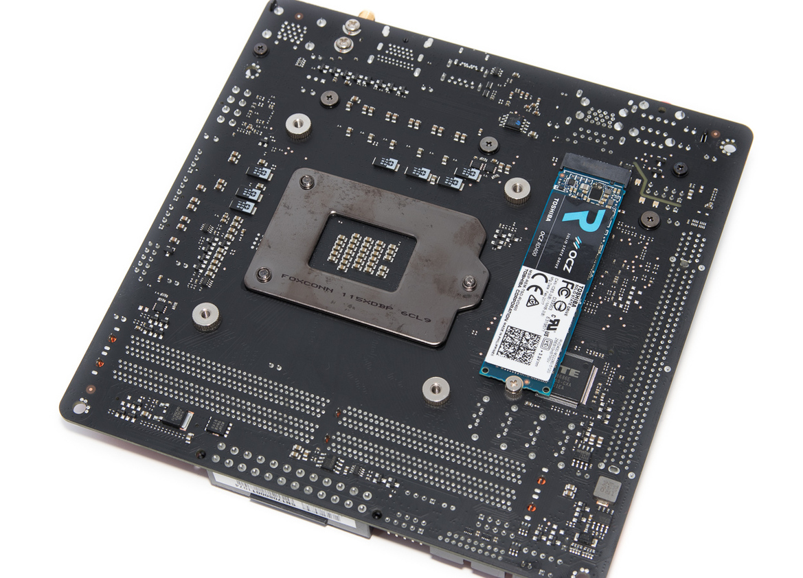 Streacom DB-4 Silent Kaby Lake Media PC Build: The Sound Of Silence
