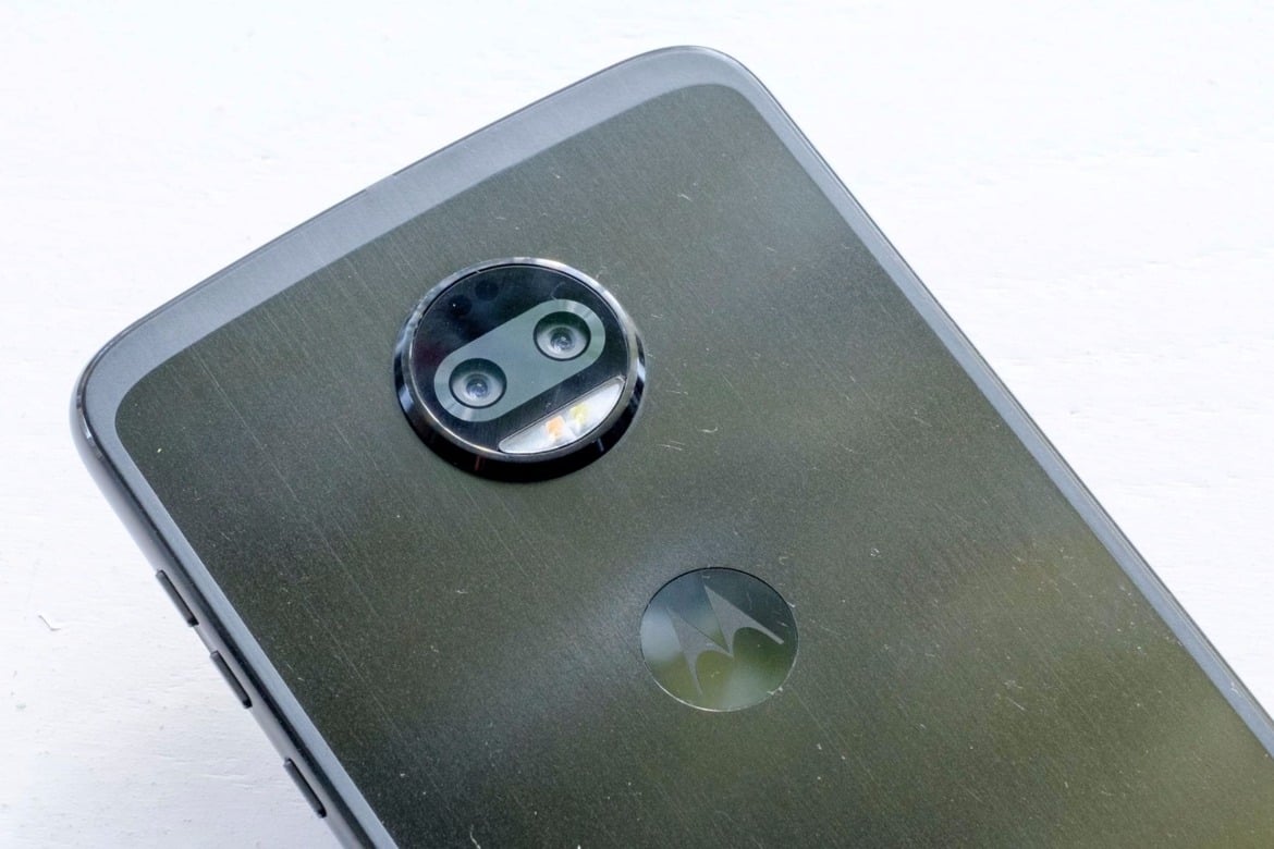 Moto Z2 Force Review: Shatterproof, Modular Android