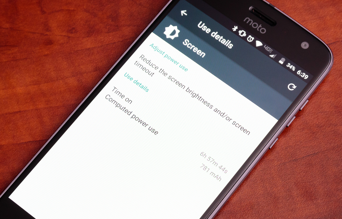 Moto Z2 Play Review: A Refined Battery Life Champion Returns