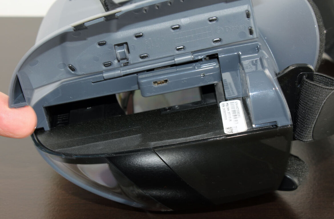 Lenovo Star Wars: Jedi Challenges Review: Battling Darth Vader In AR