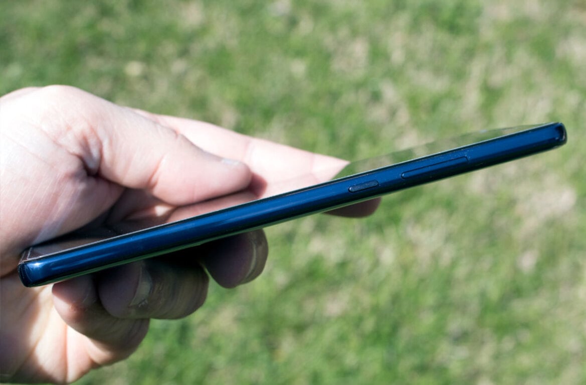 Huawei Mate 10 Pro Review: Impressive Camera, Battery Life And A Funky UI