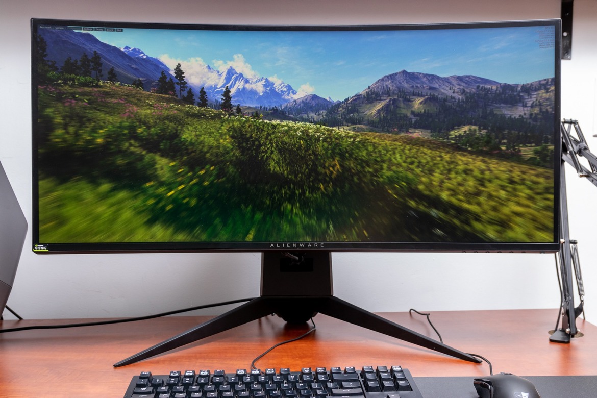 Alienware Area-51 R5 (2018) Review: Liquid Cooled GPUs, Skylake-X Firepower
