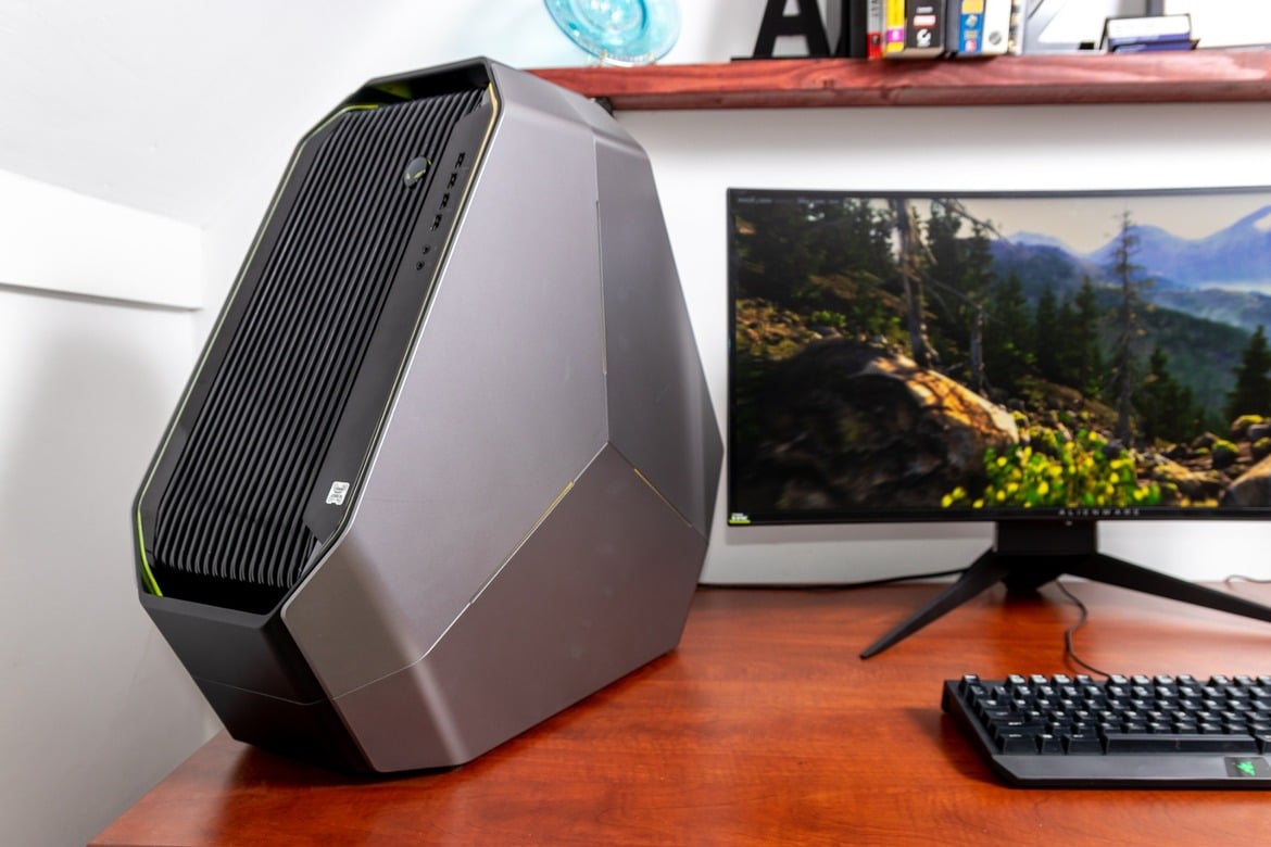 Alienware Area-51 R5 (2018) Review: Liquid Cooled GPUs, Skylake-X Firepower