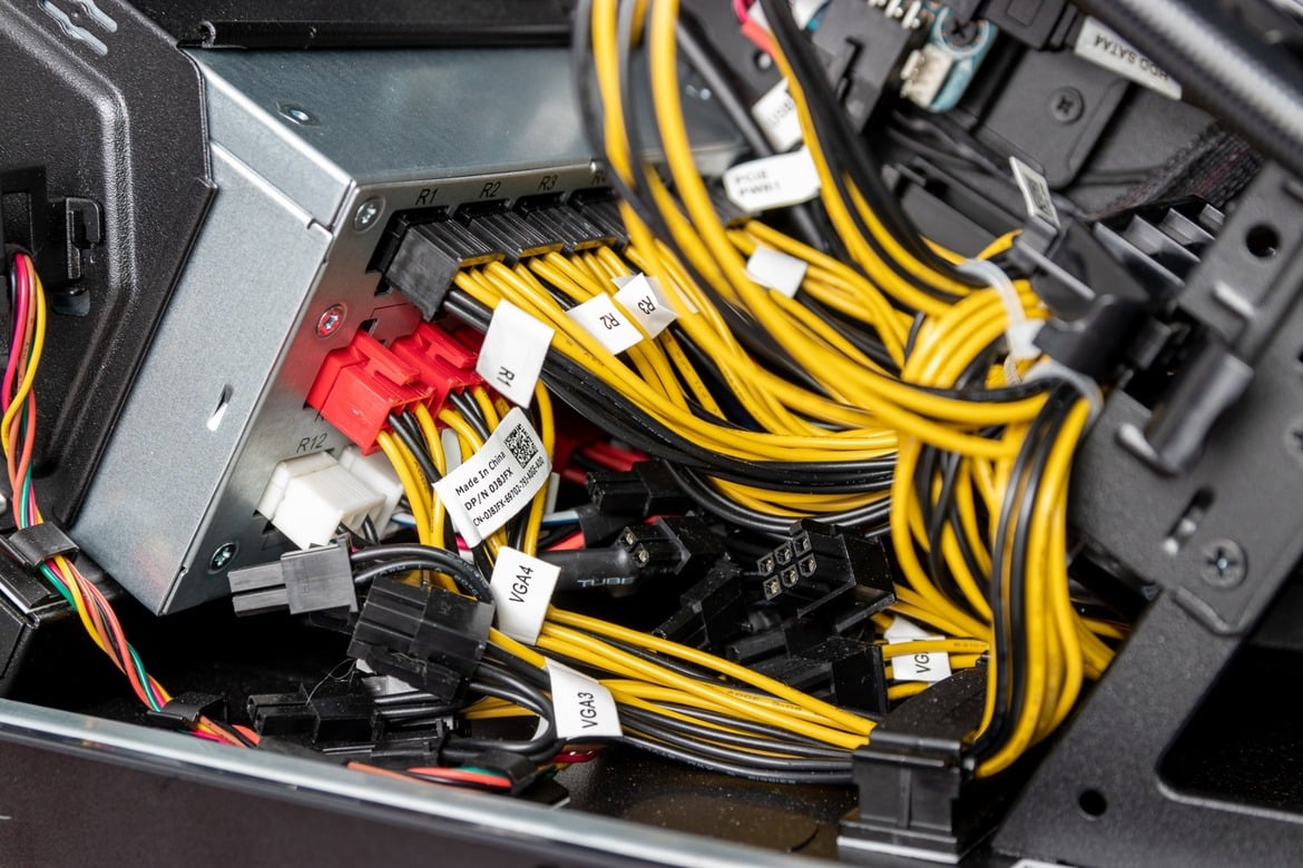 Alienware Area-51 R5 (2018) Review: Liquid Cooled GPUs, Skylake-X Firepower