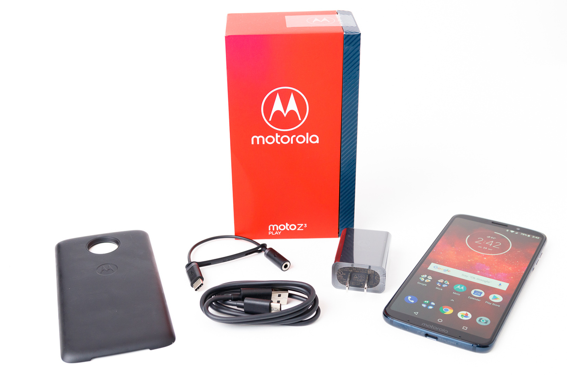 Moto Z3 Play Review: Have Mods, Will Travel